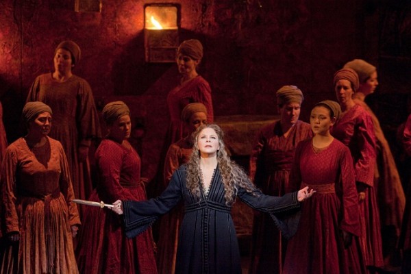 Челябинцам в самоизоляции: оперная неделя