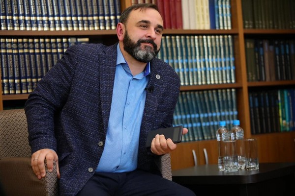 Олег Извеков: “Челябинцы – люди креативные”