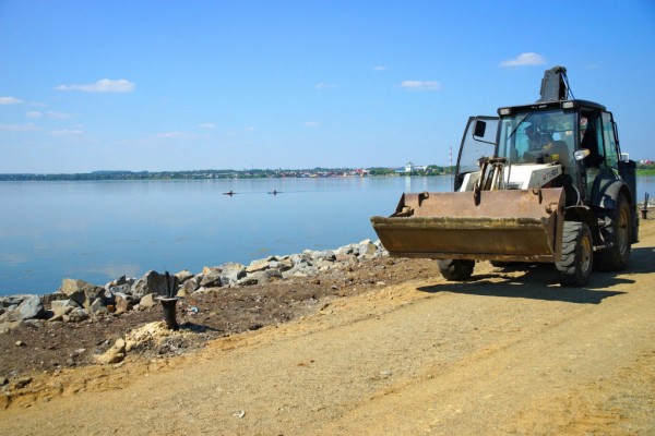 В Челябинске уже к осени будет благоустроена набережная озера Смолино В Челябинске уже к осени будет благоустроена набережная озера Смолино
