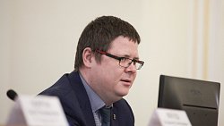 Фоторепортаж с вручения удостоверений новоиспеченным депутатам Заксобрания Фоторепортаж с вручения удостоверений новоиспеченным депутатам Заксобрания