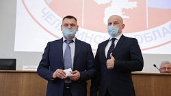 Фоторепортаж с вручения удостоверений новоиспеченным депутатам Заксобрания Фоторепортаж с вручения удостоверений новоиспеченным депутатам Заксобрания