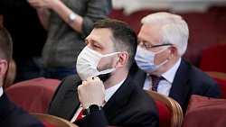 Фоторепортаж с вручения удостоверений новоиспеченным депутатам Заксобрания Фоторепортаж с вручения удостоверений новоиспеченным депутатам Заксобрания