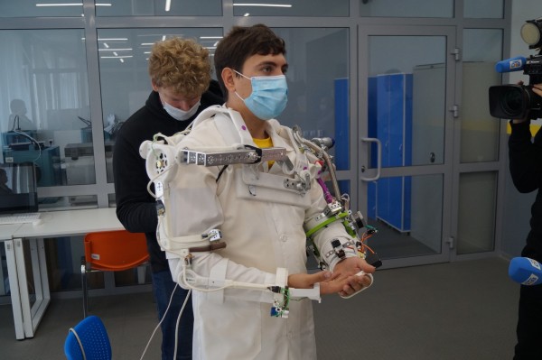 Вице-губернатор Ирина Гехт сегодня посетила челябинский «Кванториум» Вице-губернатор Ирина Гехт сегодня посетила челябинский «Кванториум»