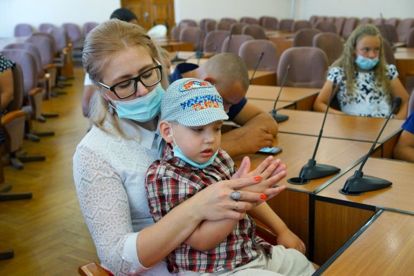 В Челябинске выбрали лучшие семьи В Челябинске выбрали лучшие семьи