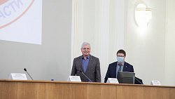 Фоторепортаж с вручения удостоверений новоиспеченным депутатам Заксобрания Фоторепортаж с вручения удостоверений новоиспеченным депутатам Заксобрания