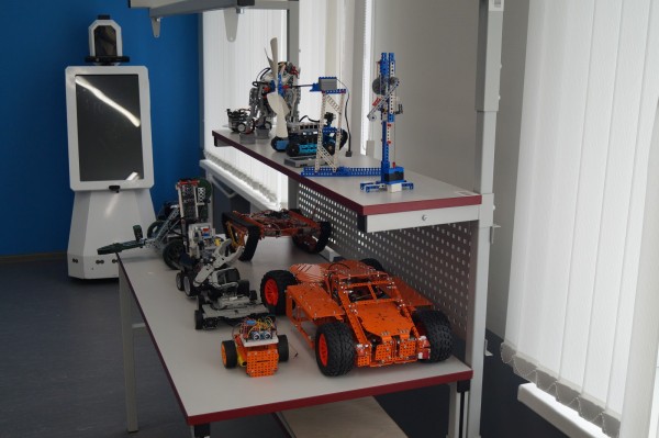 Вице-губернатор Ирина Гехт сегодня посетила челябинский «Кванториум» Вице-губернатор Ирина Гехт сегодня посетила челябинский «Кванториум»