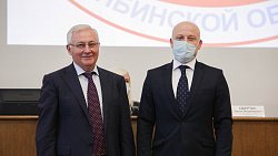 Фоторепортаж с вручения удостоверений новоиспеченным депутатам Заксобрания Фоторепортаж с вручения удостоверений новоиспеченным депутатам Заксобрания