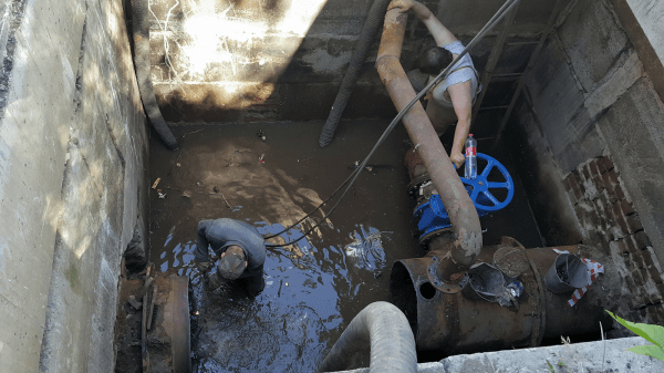 Водоснабжение и водоотведение города в разрезе проблем. Денис Поташев: «Мы готовим живую воду» Водоснабжение и водоотведение города в разрезе проблем. Денис Поташев: «Мы готовим живую воду»