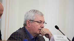 Фоторепортаж с вручения удостоверений новоиспеченным депутатам Заксобрания Фоторепортаж с вручения удостоверений новоиспеченным депутатам Заксобрания