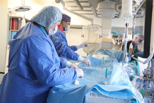 В Челябинске за два дня прооперировали восемь пациентов с аневризмой В Челябинске за два дня прооперировали восемь пациентов с аневризмой