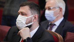 Фоторепортаж с вручения удостоверений новоиспеченным депутатам Заксобрания Фоторепортаж с вручения удостоверений новоиспеченным депутатам Заксобрания