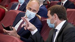 Фоторепортаж с вручения удостоверений новоиспеченным депутатам Заксобрания Фоторепортаж с вручения удостоверений новоиспеченным депутатам Заксобрания