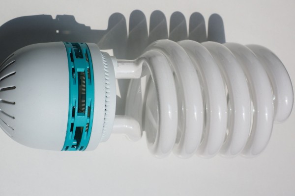 Чрезвычайно опасно. В Челябинске нашли свалку ртутных ламп ВИДЕО