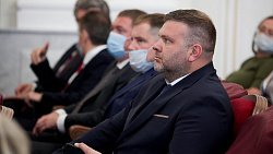 Фоторепортаж с вручения удостоверений новоиспеченным депутатам Заксобрания Фоторепортаж с вручения удостоверений новоиспеченным депутатам Заксобрания