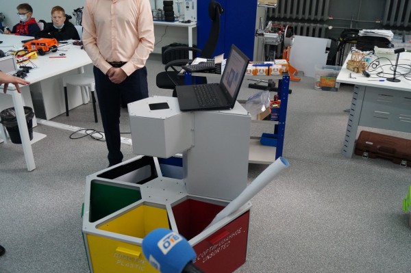 Вице-губернатор Ирина Гехт сегодня посетила челябинский «Кванториум» Вице-губернатор Ирина Гехт сегодня посетила челябинский «Кванториум»