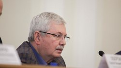 Фоторепортаж с вручения удостоверений новоиспеченным депутатам Заксобрания Фоторепортаж с вручения удостоверений новоиспеченным депутатам Заксобрания