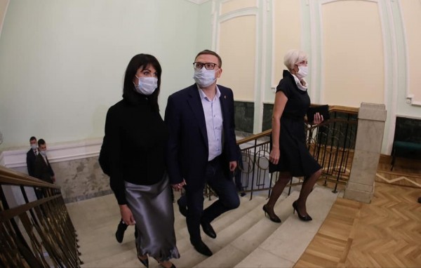 Алексей Текслер открыл сезон в Молодежном театре Алексей Текслер открыл сезон в Молодежном театре