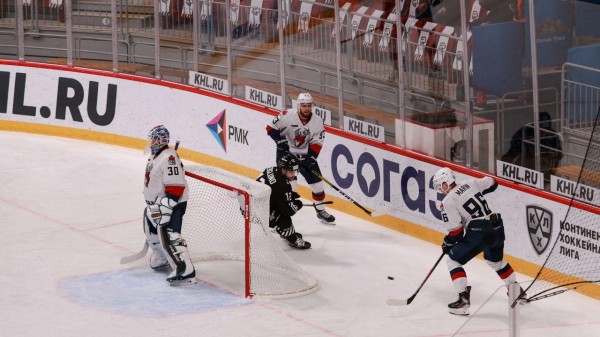 «Трактор» принимает на своем льду нижегородское «Торпедо». Текстовая трансляция