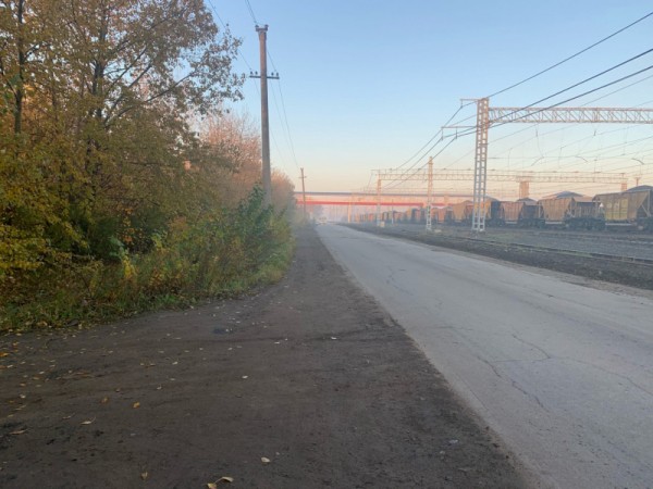 Челябинских чиновников заставили пройти по опасной дороге в школу