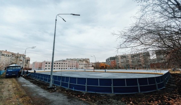 Для будущих звезд. В Челябинской области откроют площадки для дворового хоккея Для будущих звезд. В Челябинской области откроют площадки для дворового хоккея