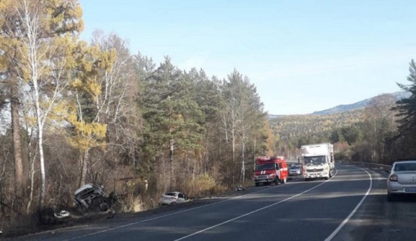 Легковушку расплющило. Водитель погиб в страшном ДТП с грузовиком на Южном Урале