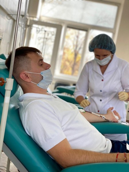 В Челябинске сотрудники минэкологии стали донорами антиковидной плазмы