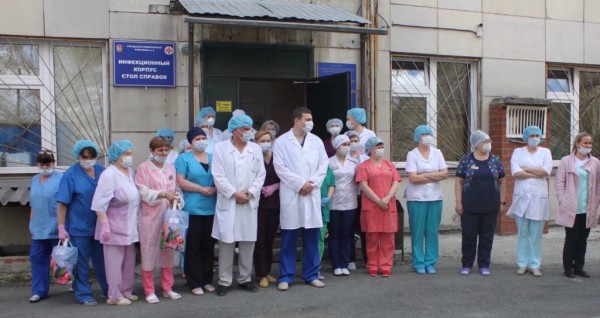 Пациенты челябинской больницы выразили коллективную благодарность медикам