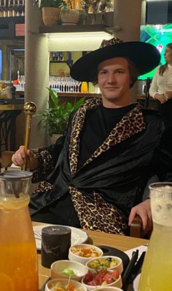 Фотографии с вечеринки игроков «Трактора» попали в соцсети Фотографии с вечеринки игроков «Трактора» попали в соцсети