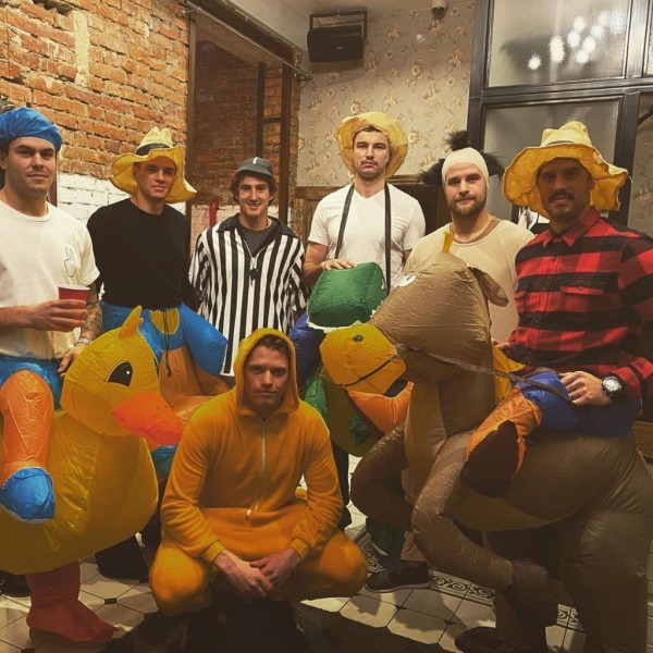 Фотографии с вечеринки игроков «Трактора» попали в соцсети Фотографии с вечеринки игроков «Трактора» попали в соцсети