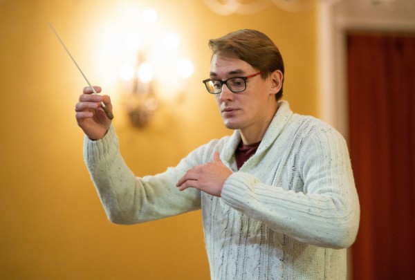 У челябинского симфонического оркестра появился второй дирижер У челябинского симфонического оркестра появился второй дирижер