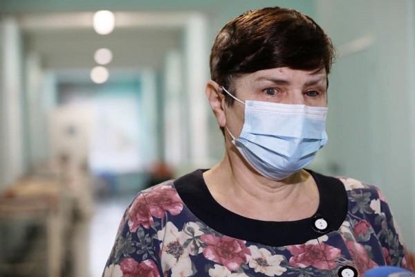 В Челябинской областной больнице слепой пациентке вернули зрение