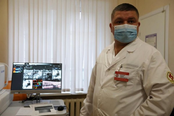 В Челябинской областной больнице слепой пациентке вернули зрение