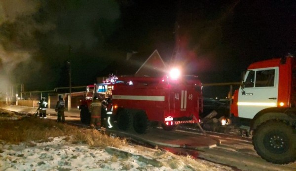 Сгорели заживо. На пожаре в жилом доме на Южном Урале погибли 2 человека Сгорели заживо. На пожаре в жилом доме на Южном Урале погибли 2 человека