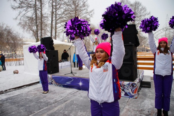 В Челябинском детском парке имени Терешковой торжественно открыт каток