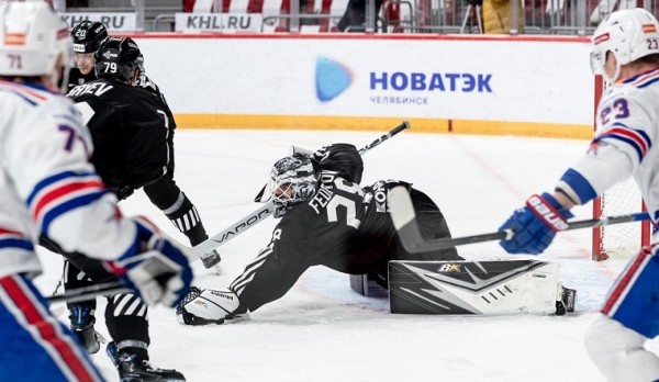 Бандитский Петербург. “Трактор” уступил СКА в первом матче домашней серии Бандитский Петербург. “Трактор” уступил СКА в первом матче домашней серии