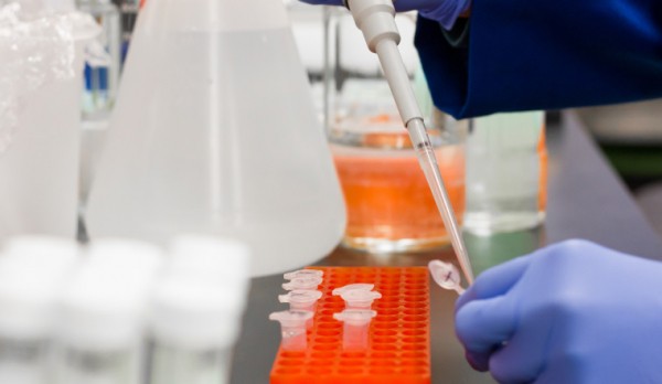 700 проб на коронавирус в день. Лаборатория в Магнитогорске получила новое оборудование