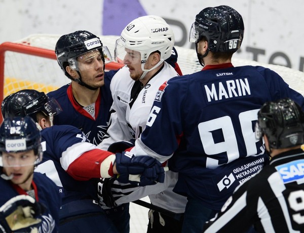 Баранка от «Трактора»: челябинцы уступили «Торпедо» с сухим счетом