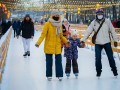 
В Челябинске открылся уникальный каток под открытым небом                    