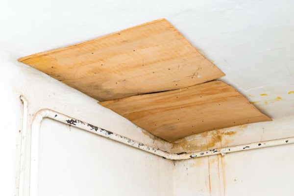 В Челябинске управляющая компания в разгар отопительного сезона отказалась обслуживать жилой дом