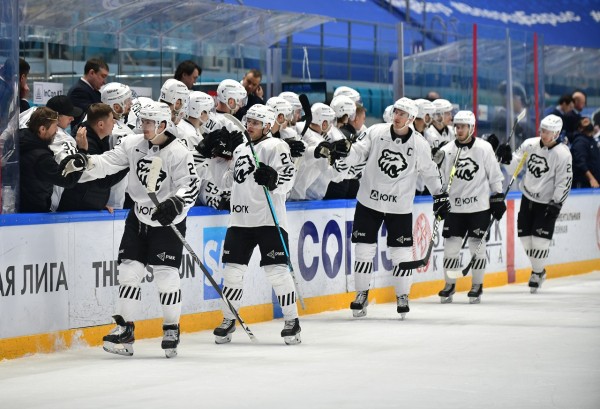 «Трактор» в непростом матче обыграл своего преследователя