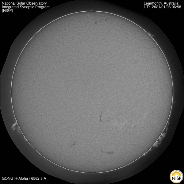 Магнитные бури 2021. Солнце выбросило фонтан плазмы размером с 3 планеты