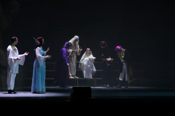 Текслер с семьей посетили особый рождественский спектакль Текслер с семьей посетили особый рождественский спектакль