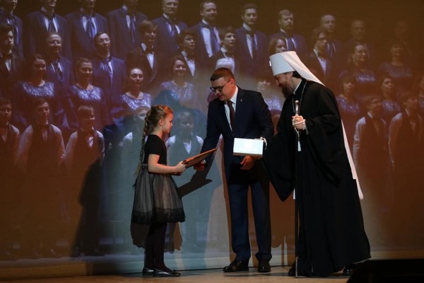 Алексей Текслер с семьей побывал на рождественской елке в Челябинске