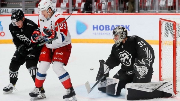 Звенели колеса, летели вагоны: «Трактор» всухую обыграл ярославский «Локомотив»