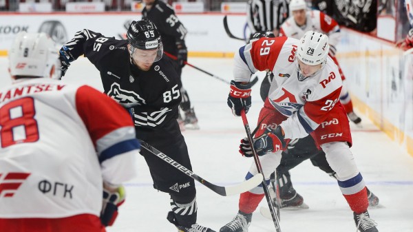 Звенели колеса, летели вагоны: «Трактор» всухую обыграл ярославский «Локомотив»