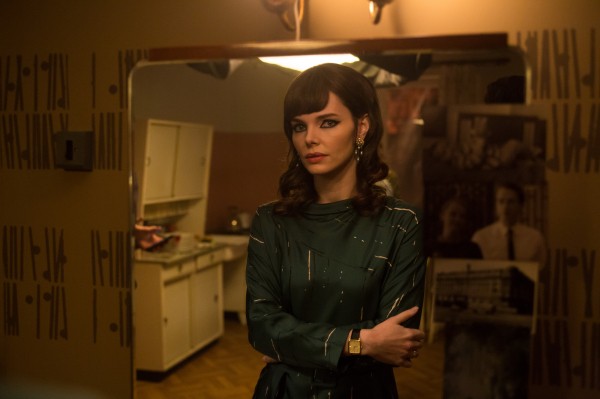 Сергей Безруков и Елизавета Боярская рассказали о сериале «Оптимисты» Сергей Безруков и Елизавета Боярская рассказали о сериале «Оптимисты»