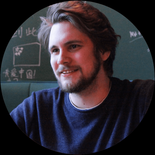 «Главное — не быть токсичным уродом»: как устроен челябинский стендап