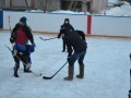 
Представители городской администрации провели тренировку по хоккею на валенках                    