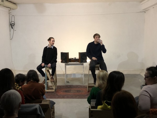 Актеры студии-театра «Манекен» разыграли спектакль о дружбе Хемингуэя и Фицджеральда Актеры студии-театра «Манекен» разыграли спектакль о дружбе Хемингуэя и Фицджеральда