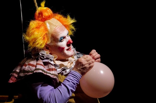 Поговаривают, что ты умер: зачем в челябинский театр «Требуется клоун» Поговаривают, что ты умер: зачем в челябинский театр «Требуется клоун»